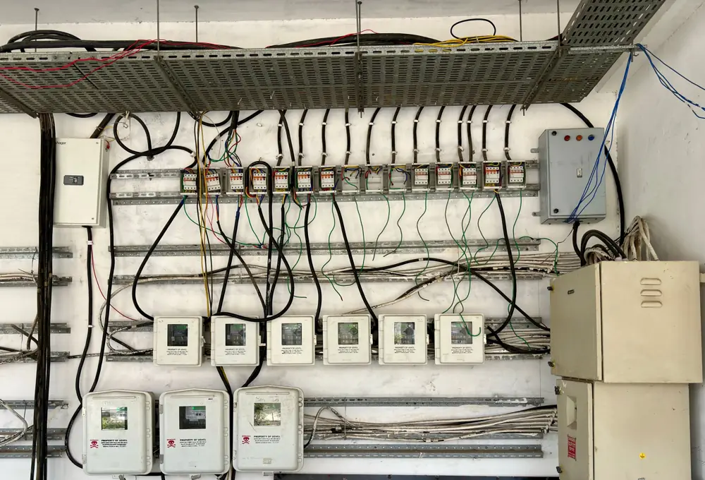 hardwired vs plug in ev charger