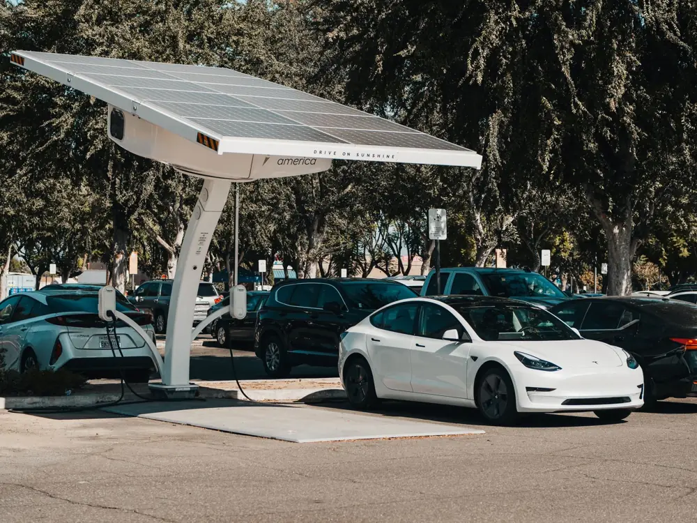 tesla solar roof vs panels cost