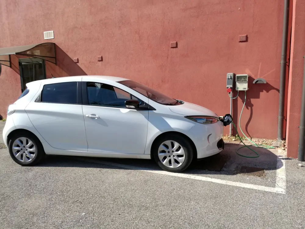 wallbox pulsar cost
